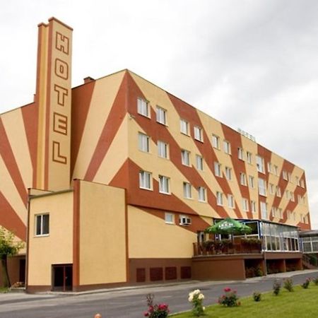 Hotel Restauracja Cukropol Gostyń Exterior foto