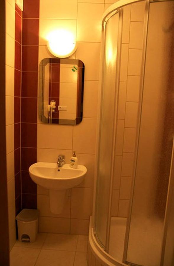 Hotel Restauracja Cukropol Gostyń Zimmer foto
