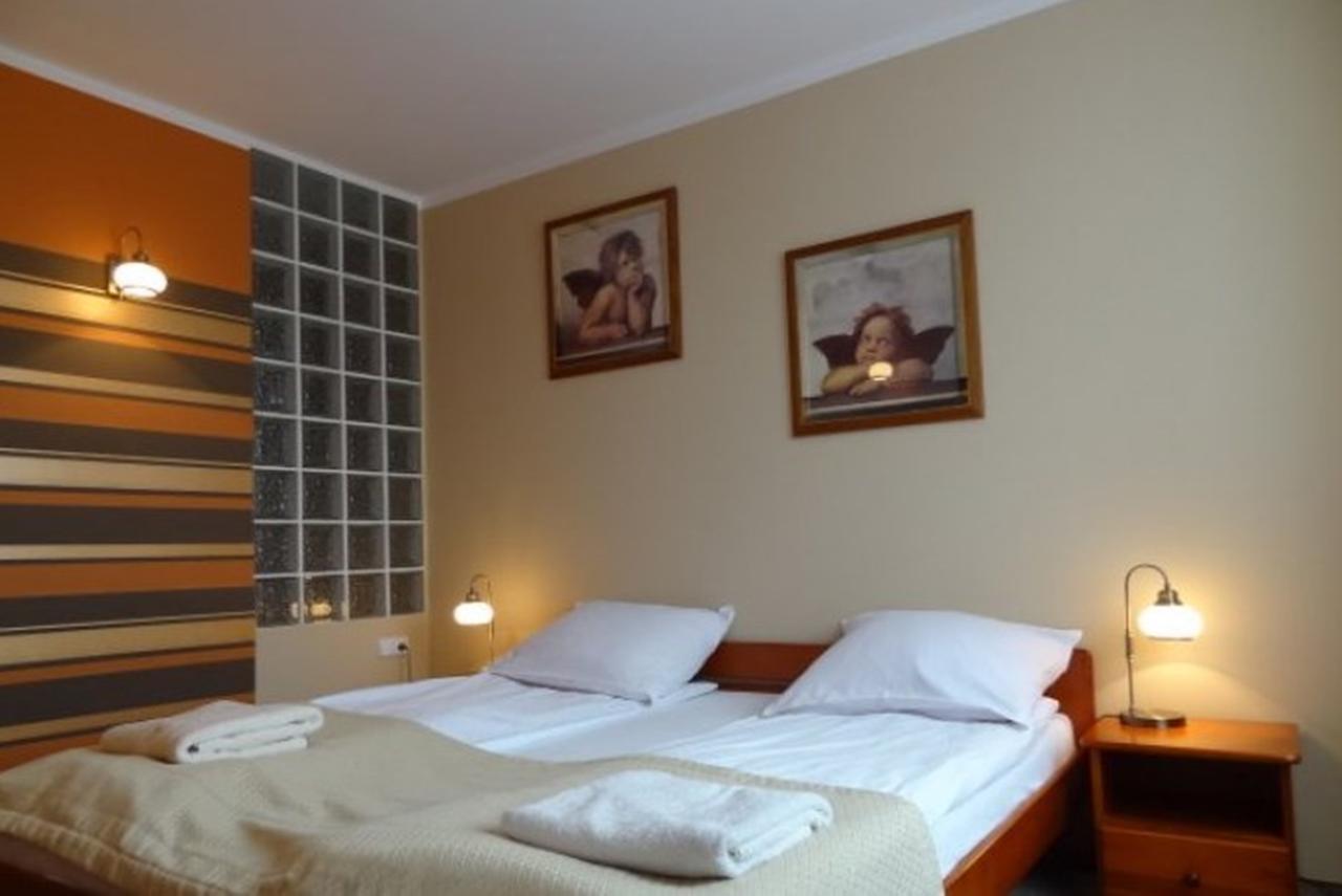 Hotel Restauracja Cukropol Gostyń Zimmer foto